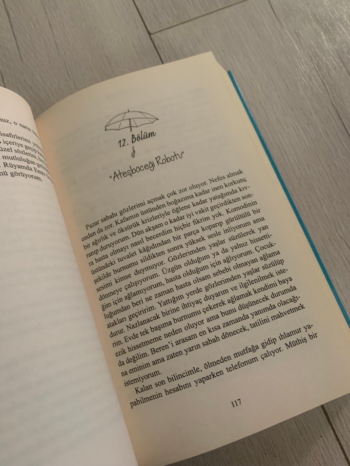 Sarı Puantiyeli Şemsiye - Betül Güçlü - Görsel 4