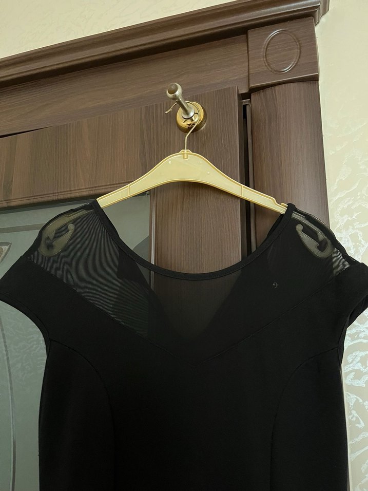 Siyah Uzun V Yaka Drapeli Elbise - Görsel 2