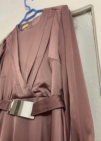 Kemer Detaylı Uzun Kadın Elbise - Görsel 2