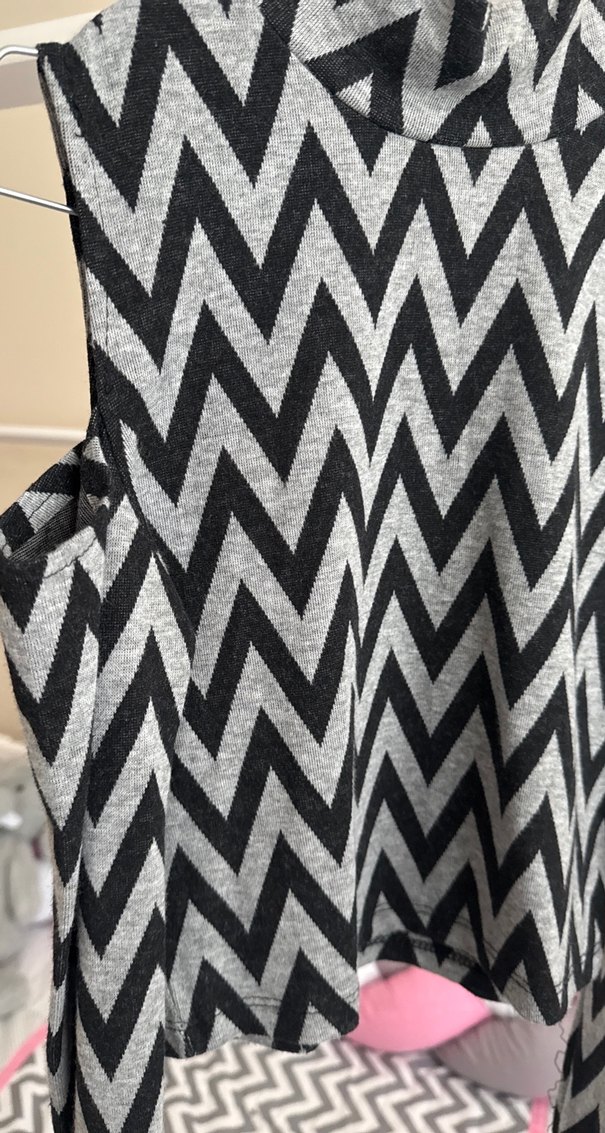 Yüksek Yakalı Zebra Desenli Kolsuz Triko Üst - Görsel 3