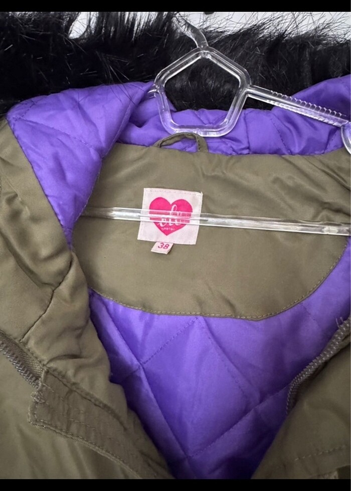 Haki Renkte Parka - Görsel 2