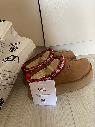 Ugg tazz