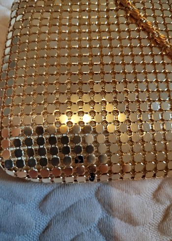 Altın Renkli Pul Detaylı Kadın Portföy Çanta - Görsel 5