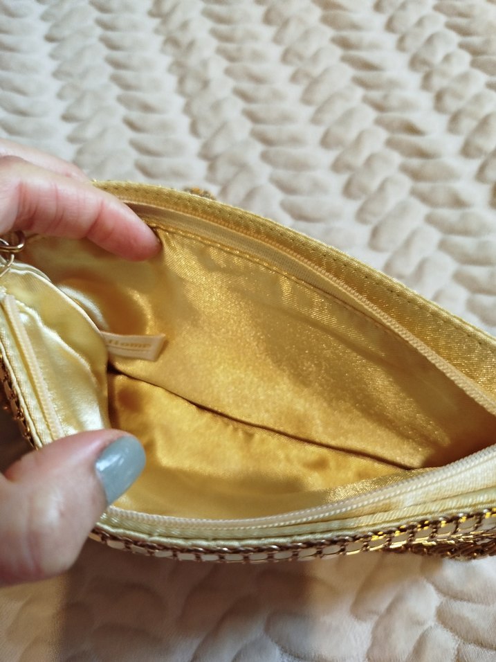 Altın Renkli Pul Detaylı Kadın Portföy Çanta - Görsel 3