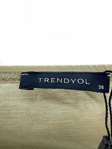 36 Beden çeşitli Renk Trendyol & Milla Bluz %70 İndirimli.