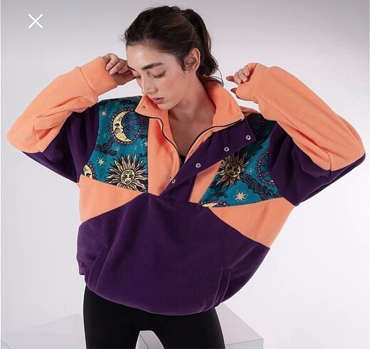 Polar sweatshirt