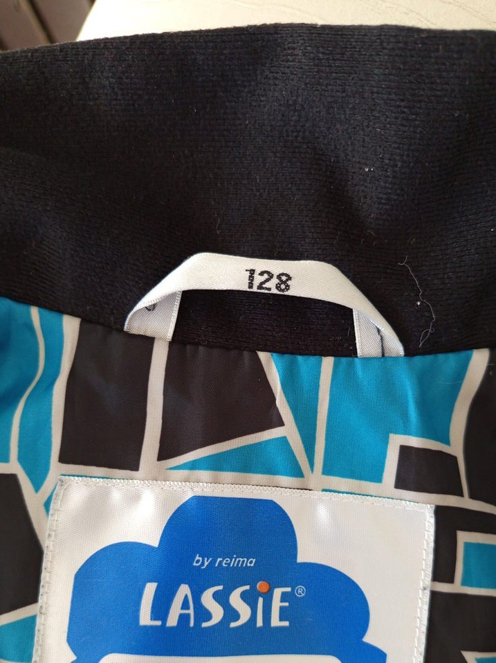 Erkek Çocuk Desenli Mavi Yağmurluk - Görsel 2