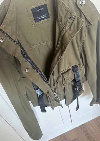 Bershka Kemerli Haki Kadın Ceket