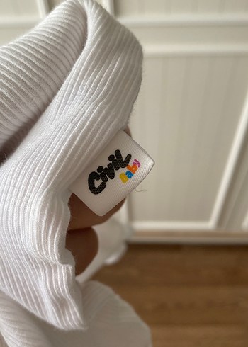 Düğmeli Beyaz Bebek Tulum - Görsel 3