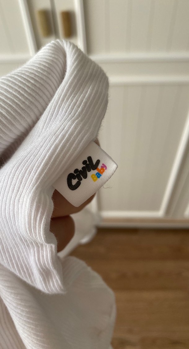 Düğmeli Beyaz Bebek Tulum - Görsel 3