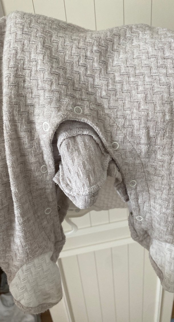 Beyaz Gri Triko Bebek Tulum - Görsel 2