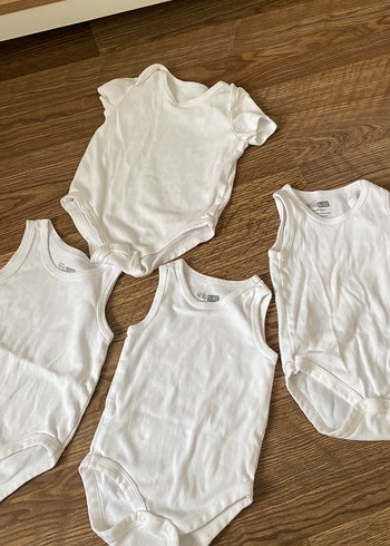 Bebek Erkek Beyaz Kolsuz Body 4'lü - Görsel 3