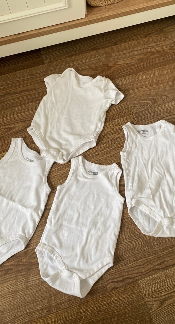 Bebek Erkek Beyaz Kolsuz Body 4'lü - Görsel 3