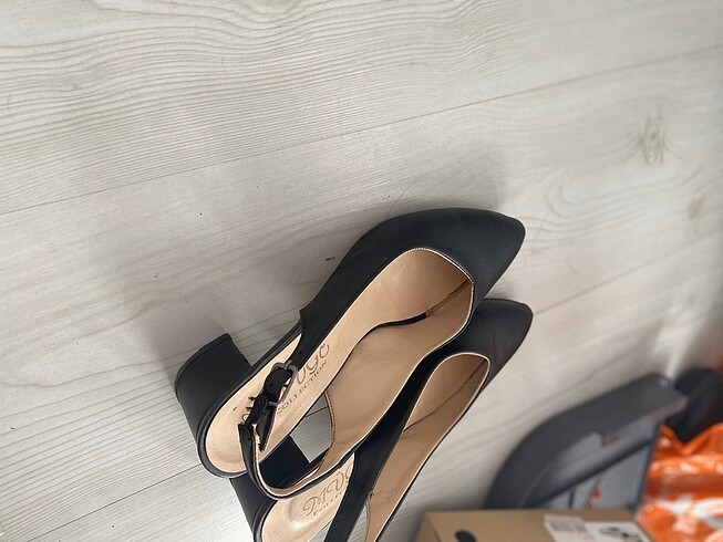 Siyah topuklu ayakkabı - Görsel 7