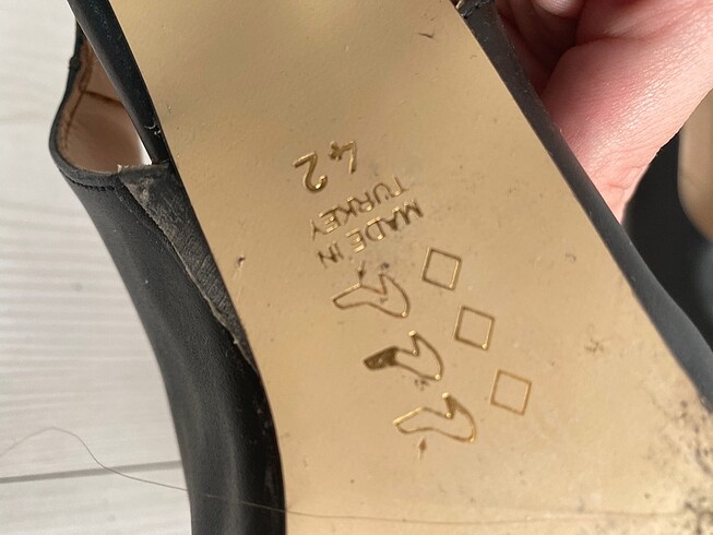 Siyah topuklu ayakkabı - Görsel 9