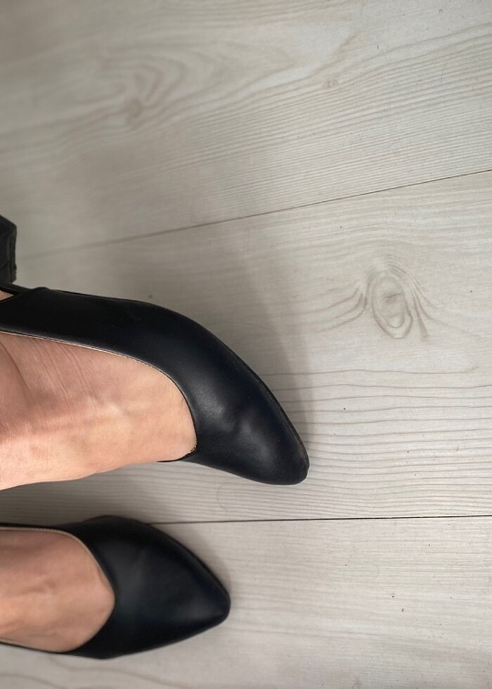 Siyah topuklu ayakkabı - Görsel 2