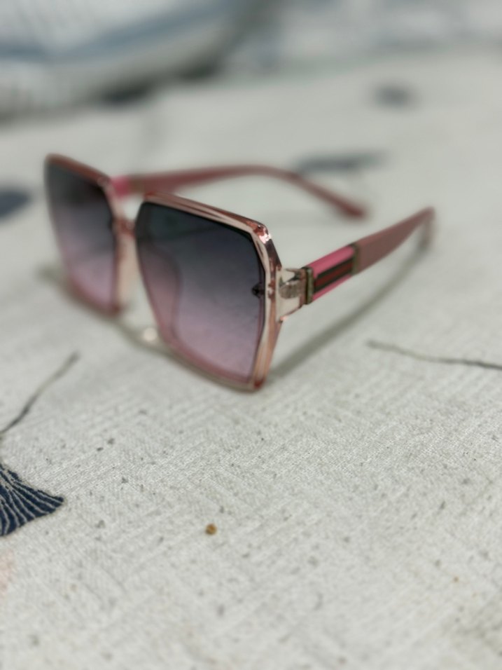 Pembe Geometrik Oversize Güneş Gözlüğü — görsel 4/6