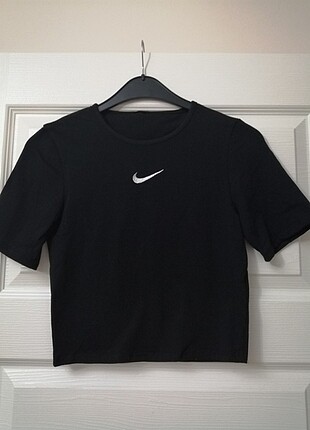 Nike logo crop tshirt 