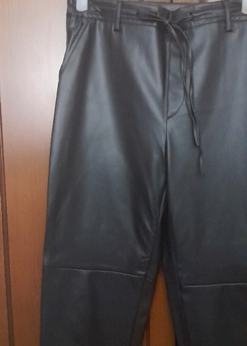 Siyah Deri Kadın Kemerli Midi Pantolon - Görsel 2