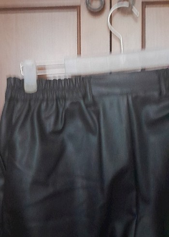 Siyah Deri Kadın Kemerli Midi Pantolon - Görsel 4