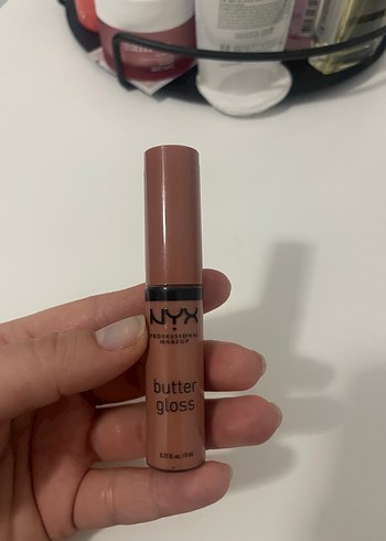 NYX Butter Gloss Nude Parlatıcı - Görsel 4