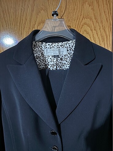 Elie Tahari Tahari takım ceket ve pantolon