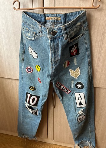 Nakışlı Düğmeli Mavi Kadın Kot Pantolon - Görsel 2