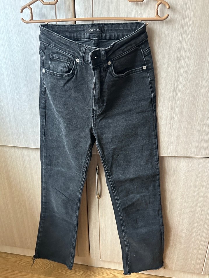 Gri Kadın Kot Pantolon, Kemer Detaylı - Görsel 2