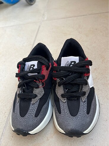 New Balance Erkek çocuk ayakkabısı yeni gibi