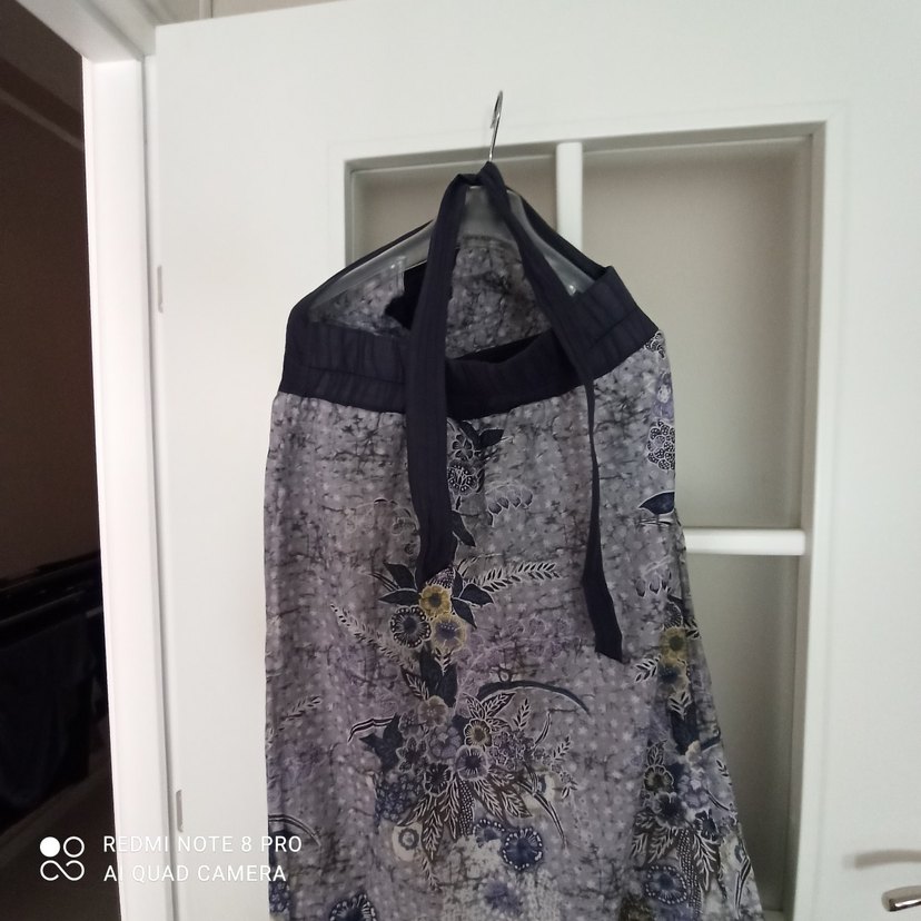 Gri Batik Desenli Uzun Kadın elbise - Görsel 3