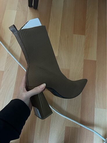 37 Beden Zara bot