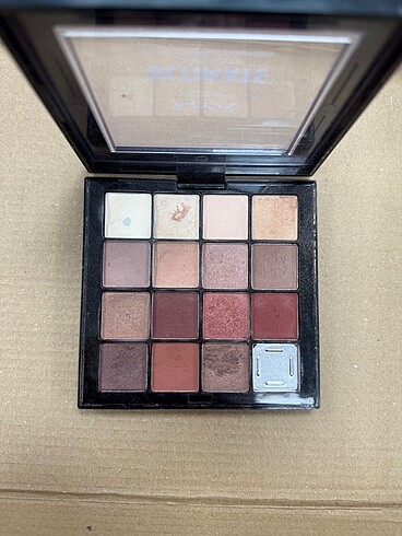 NYX Nyx far