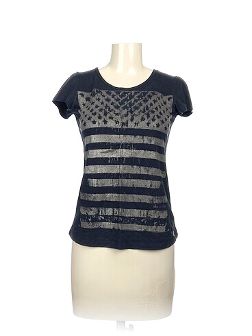 PreLoved T-shirt %70 İndirimli.