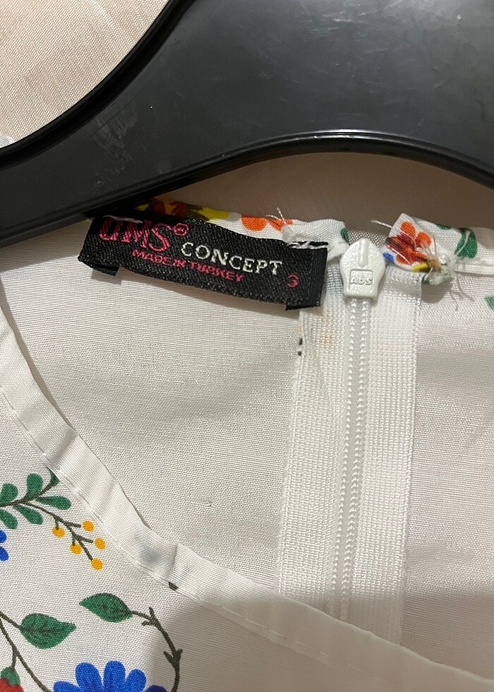 Çiçek detaylı elbise - Görsel 3