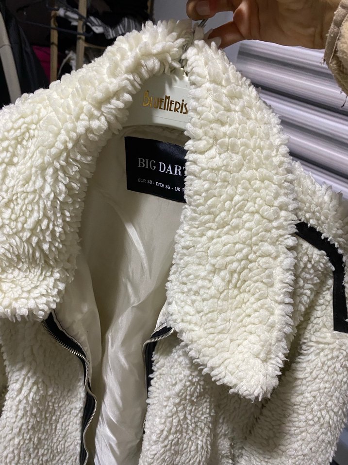 Beyaz Kürk Detaylı Midi Kadın Ceket - Görsel 2