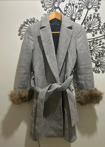 Zara Kürklü Kol Detaylı Gri Kaban