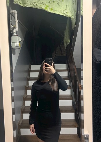 Siyah Yüksek Yakalı Uzun Kollu Midi Elbise - Görsel 4