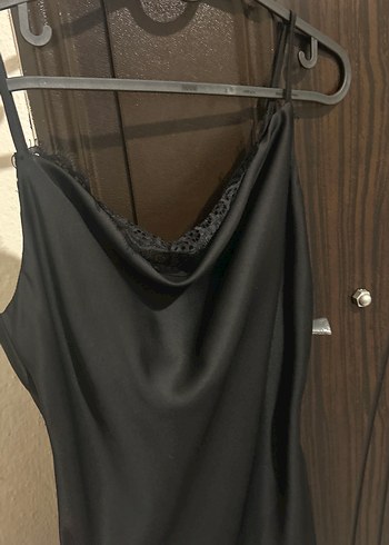 Siyah Uzun Drapeli İnce Askılı Elbise - Görsel 3