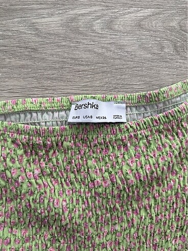 Bershka Bershka çiçek desenli fırfırlı mini etek