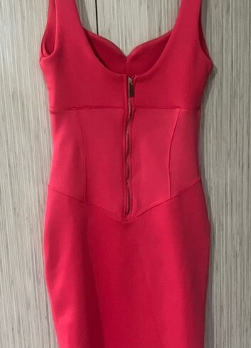s Beden Bershka fuşya abiye elbise 