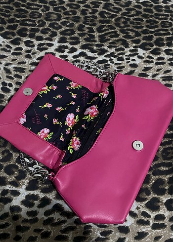 Zincir Detaylı Pembe Deri Kadın Çanta - Görsel 4