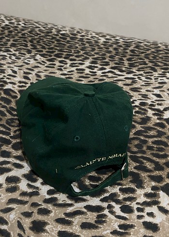 Kemer Detaylı Koyu Yeşil Süet Kadın Şapka - Görsel 2