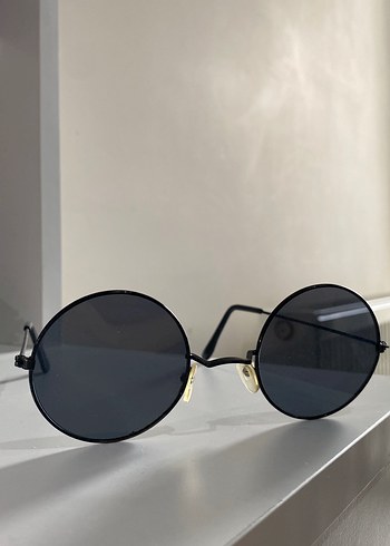 Siyah Minimalist Yuvarlak Kadın Güneş Gözlüğü - Görsel 3