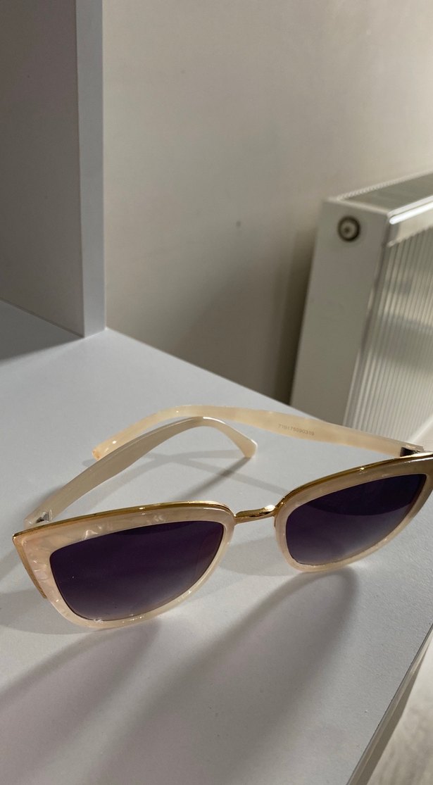 Bej Transparan Kadın Güneş Gözlüğü - Görsel 2