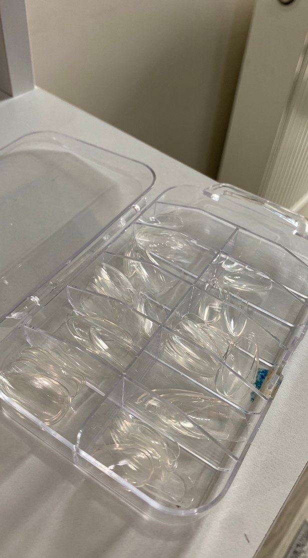 Bej Renkte Şeffaf Takma Tırnak Seti - Görsel 2