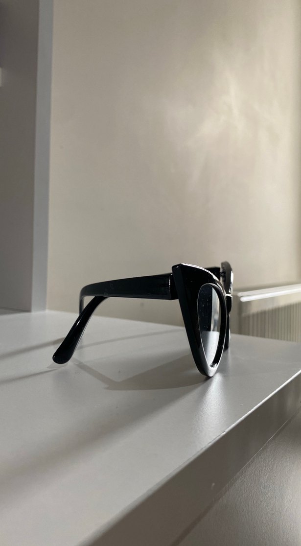 Siyah Transparan Gotik Kedi Gözü Gözlük - Görsel 2