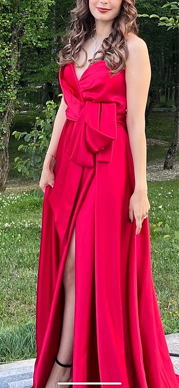 Straplez Kırmızı Saten Abiye
