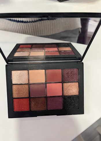 NARS Çok Renkli Koyu Göz Farı Paleti - Görsel 3