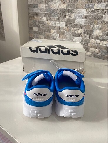 20 Beden Adidas spor ayakkabı orjinal