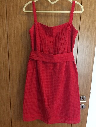 Kırmızı yazlık elbise